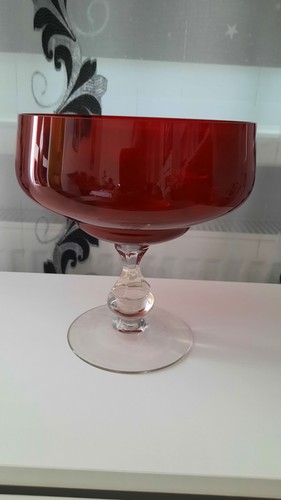 Glasschale mit fuß - mit, farbe